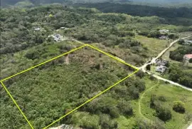 Majestic 5-acre parcel of land in Green Island